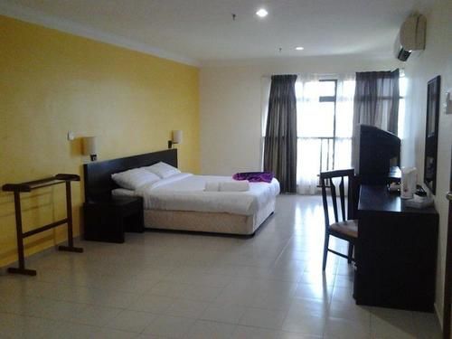 Puteri Beach Resort Петалинг Джая Екстериор снимка
